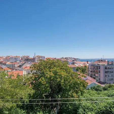 Amazing 3 Bedroom In Historical Graca Apartamento Lisboa